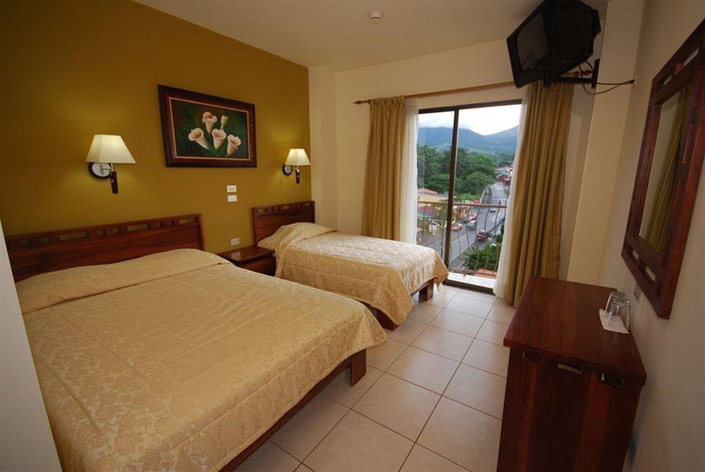 Hotel La Fortuna Extérieur photo