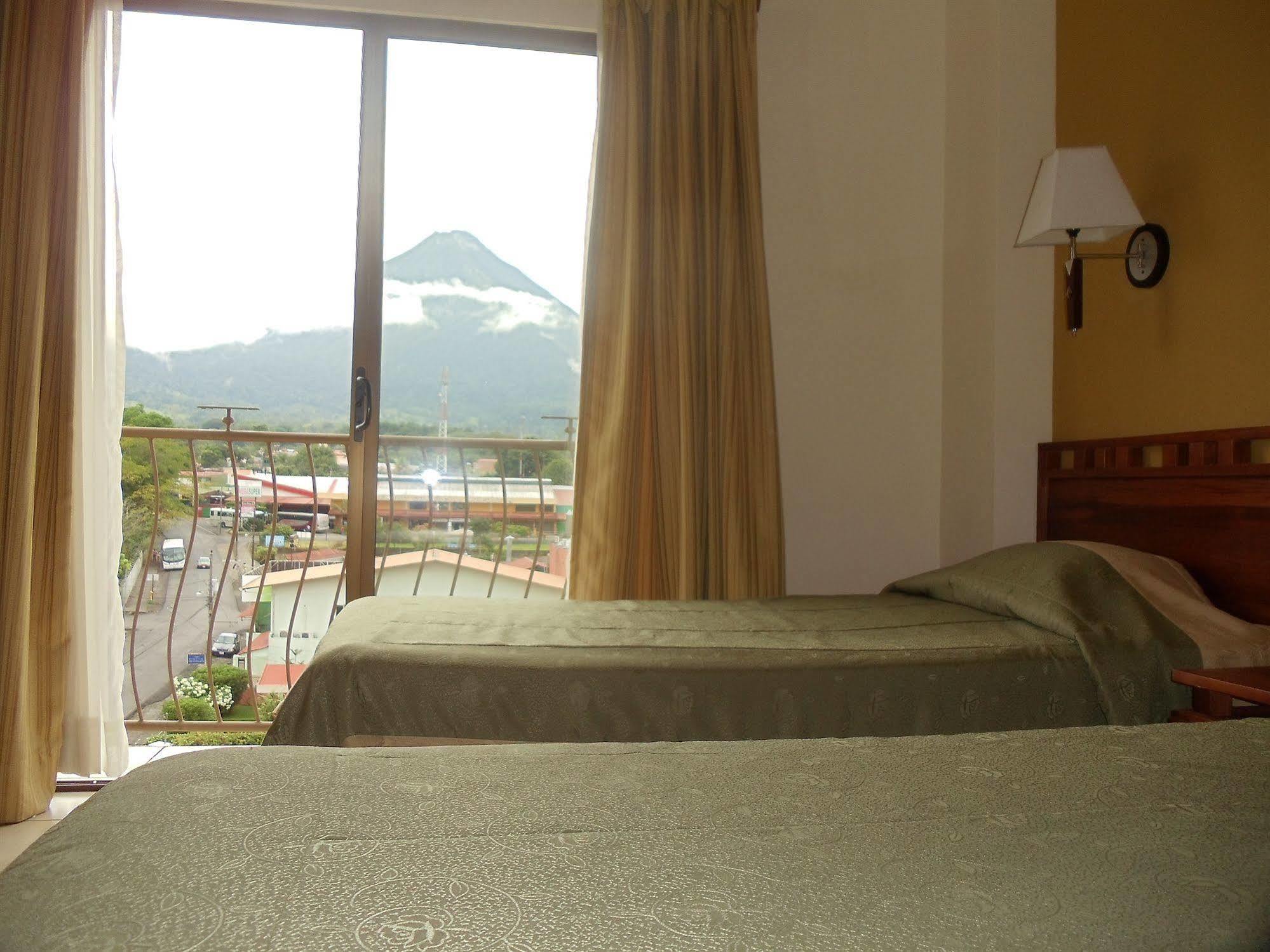 Hotel La Fortuna Extérieur photo