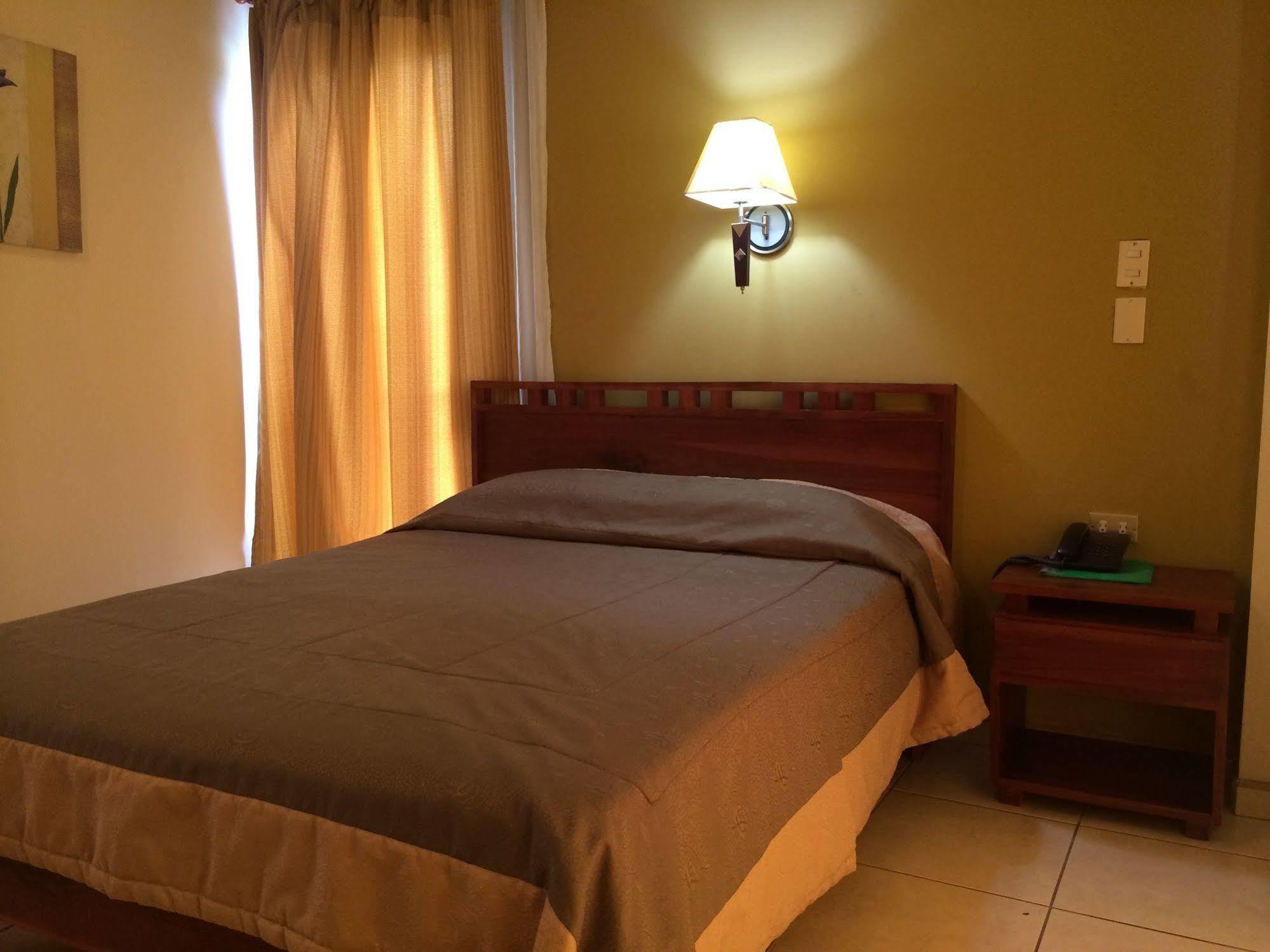 Hotel La Fortuna Extérieur photo
